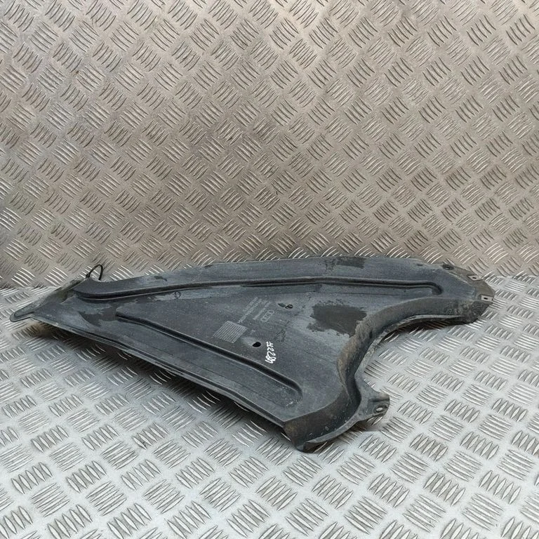 Apakšas aizsargs 4M0825219D