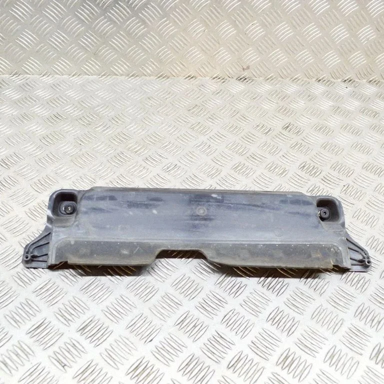 Apakšas aizsargs 8V5825230A