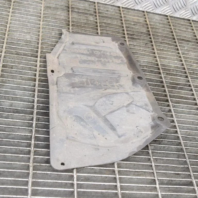 Pikapi kasti põhjakate – Toyota Auris E180 (2012-2018)