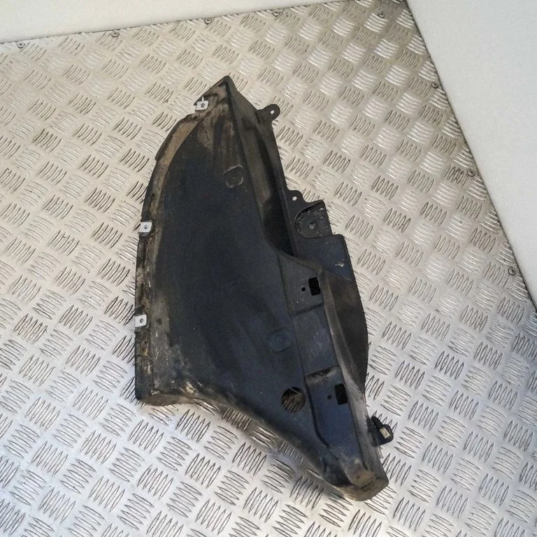 Pikapi kasti põhjakate – BMW 3-seeria F30 F35 F31 (2012-2018)