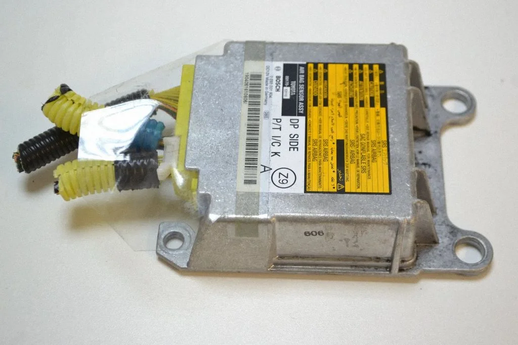 Airbag control unit/module – Lexus IS 220D-250-350 (2006-2013)