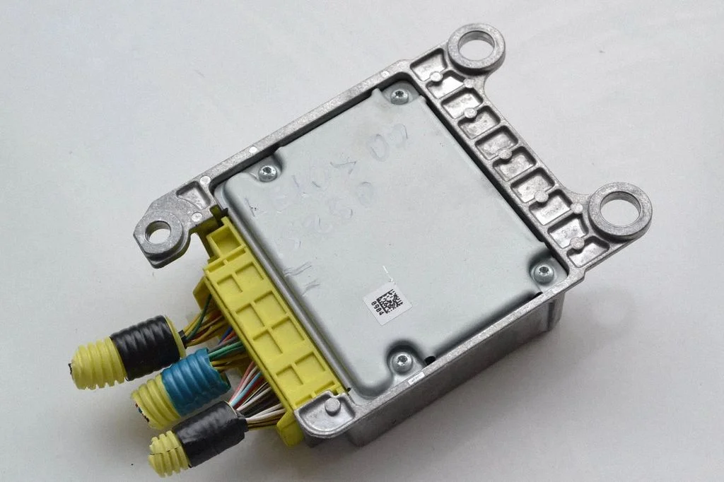 Airbag control unit/module – Lexus IS 220D-250-350 (2006-2013)