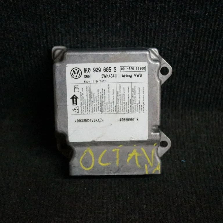 Drošības spilvenu vadības bloks – Skoda Octavia Mk2 (1Z) (2004-2013)