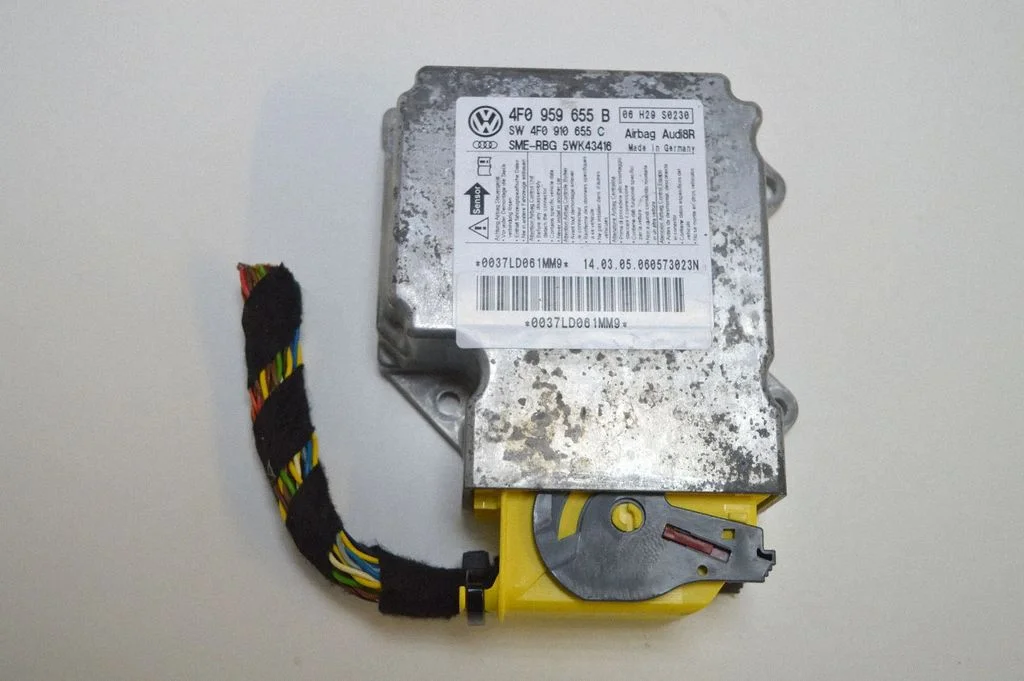 Drošības spilvenu vadības bloks 4F0959655B
