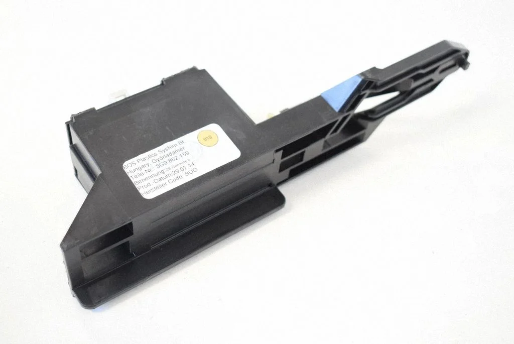 Tailgate/trunk control unit/module – Volkswagen Passat CC (2008-2016)