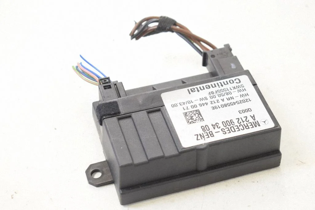 Fuel injection pump control unit/module – Mercedes-Benz C-Class AMG W204 (2007-2014)