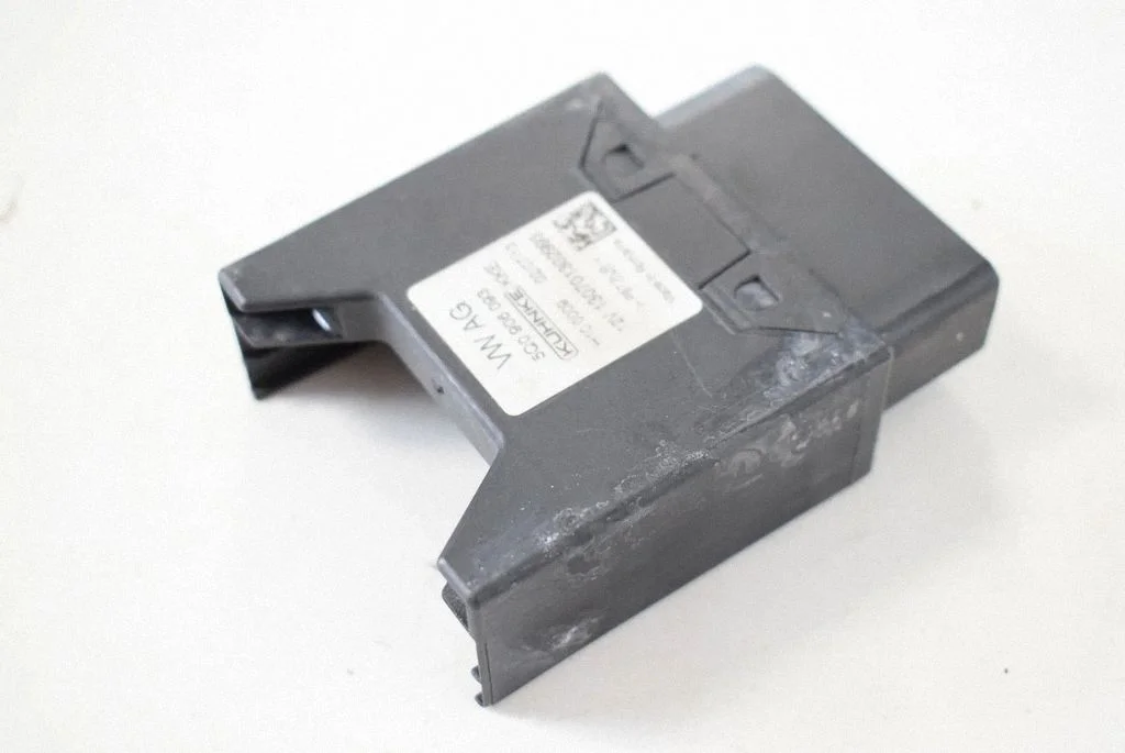 Fuel injection pump control unit/module 5Q0906093