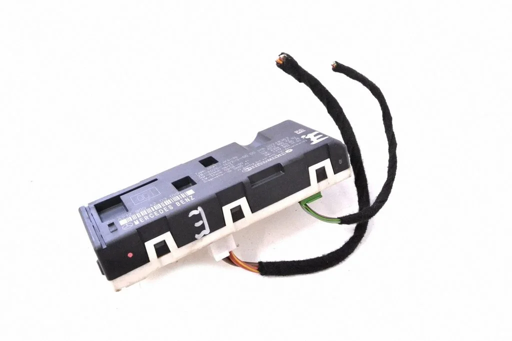 Tailgate/trunk control unit/module – Mercedes-Benz C-Class AMG W204 (2007-2014)