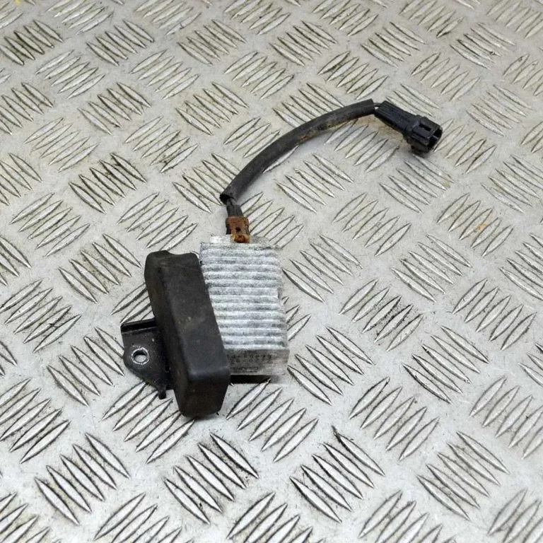 Fuel injection pump control unit/module 2308050030 – Lexus LS UCF20 (1995-2001)