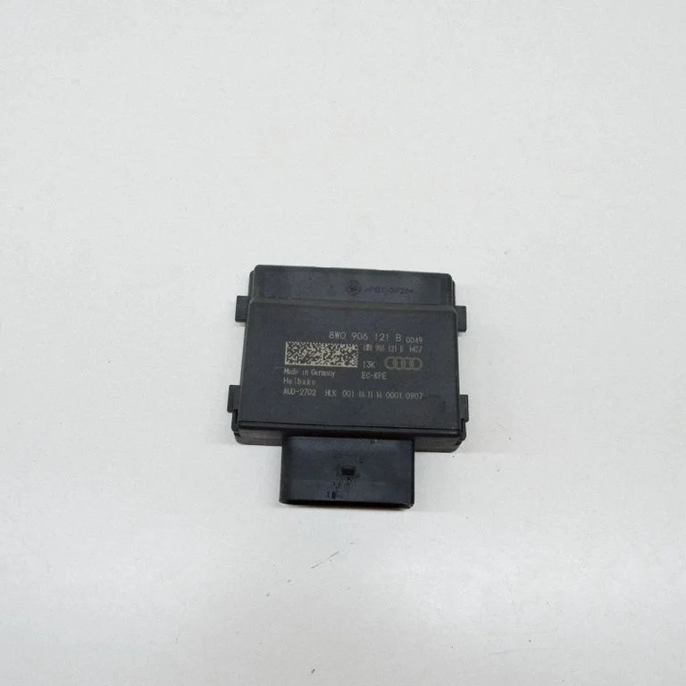 Degvielas sūkņa vadības bloks 8W0906121B