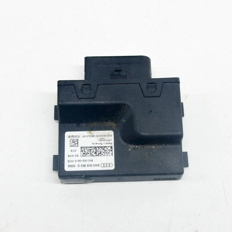 Degvielas sūkņa vadības bloks 8W0906093G