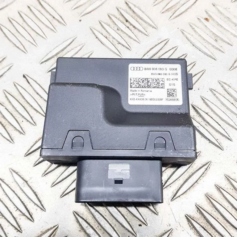 Degvielas sūkņa vadības bloks 8W0906093G