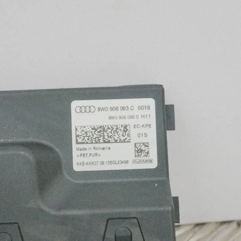Fuel injection pump control unit/module 8W0906093C