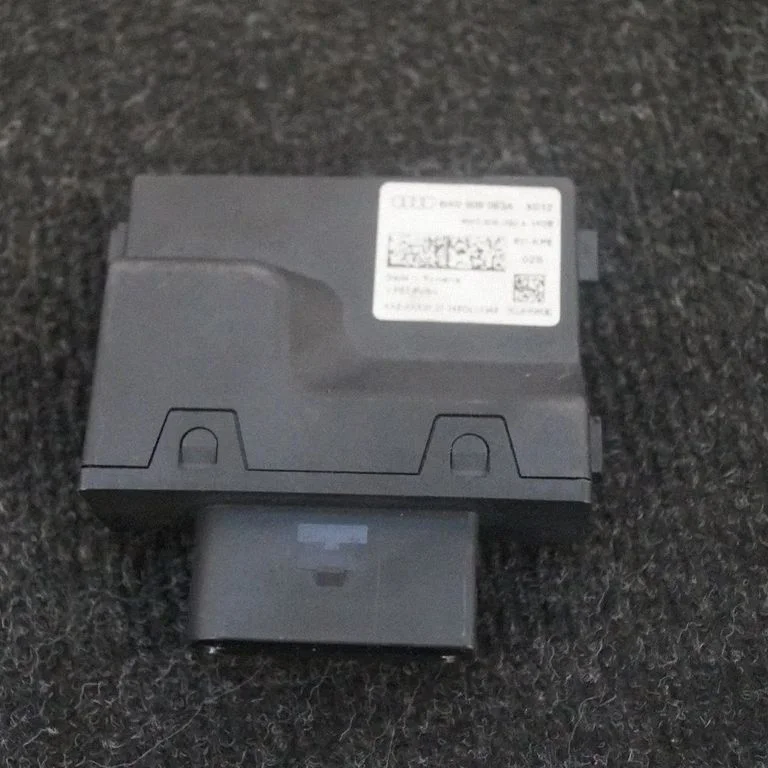 Degvielas sūkņa vadības bloks 8W0906093A