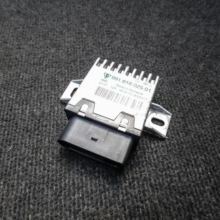 Degvielas sūkņa vadības bloks – Porsche Cayman 981 (2012-2016)