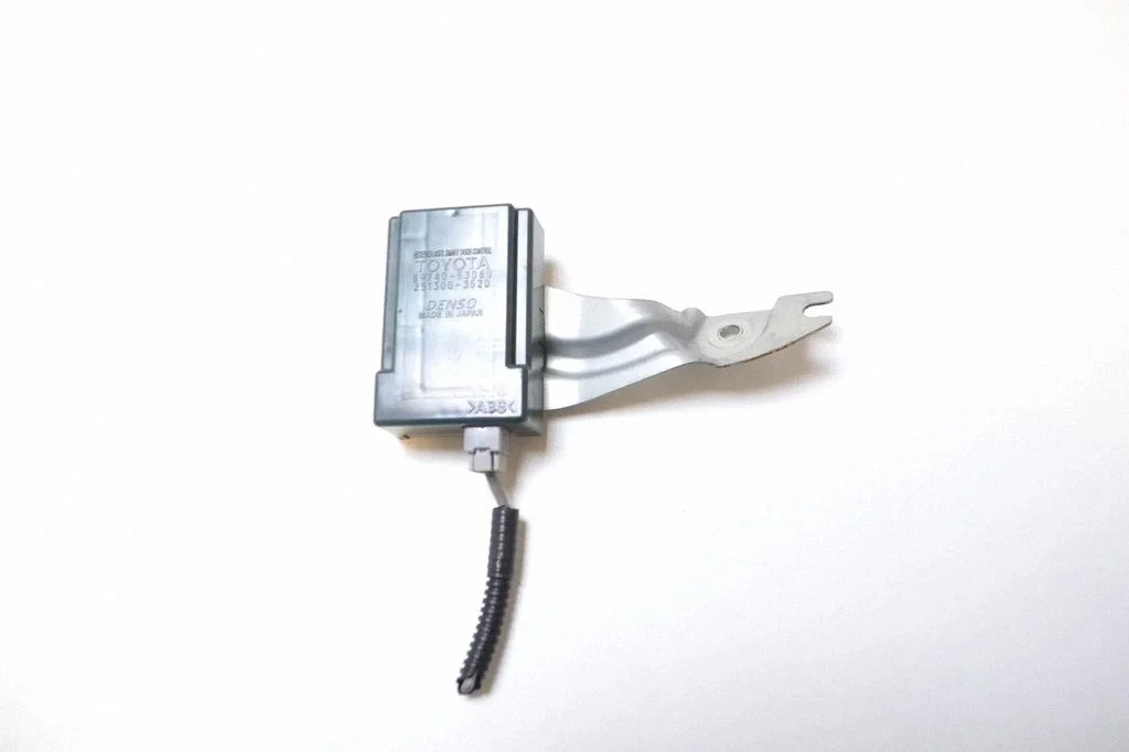 Kesklukustuse juhtplokk – Lexus IS 220D-250-350 (2006-2013)