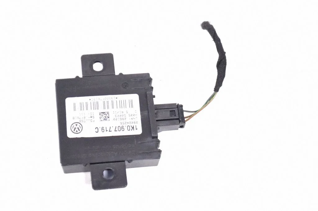 Signalisatsiooni juhtplokk – Audi A3 S3 8P (2003-2012)