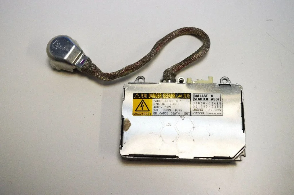 Ksenoni juhtplokk – Land Rover Discovery 3 - LR3 (2005-2009)