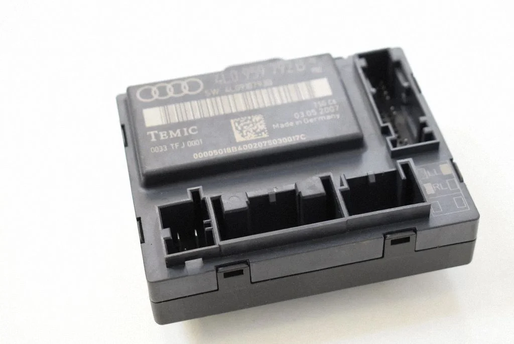Door control unit/module – Audi Q7 4L (2005-2015)