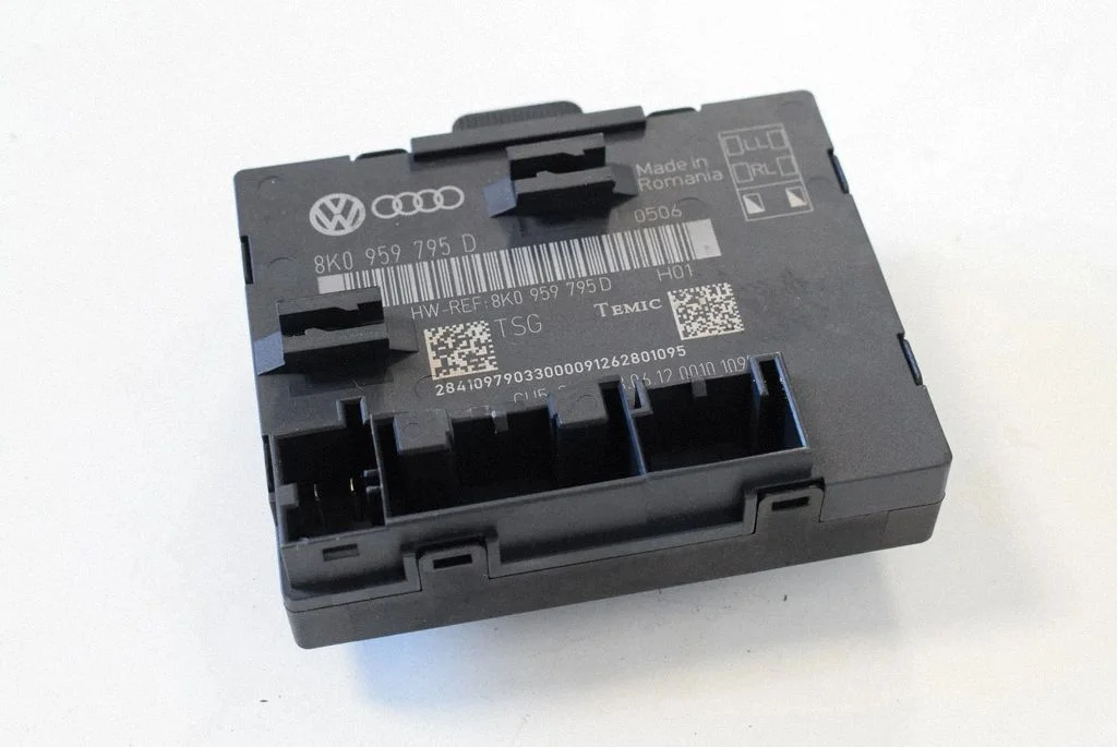 Door control unit/module – Audi Q5 SQ5 8R (2008-2017)