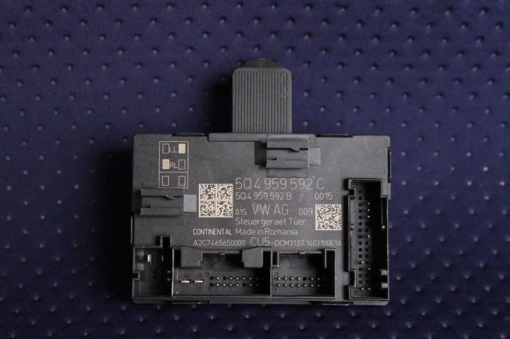 Durvju elektronikas vadības bloks 5Q4959592C
