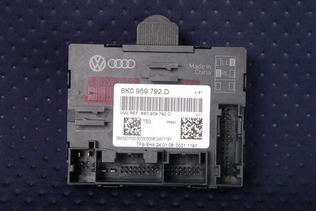 Door control unit/module – Audi Q5 SQ5 8R (2008-2017)