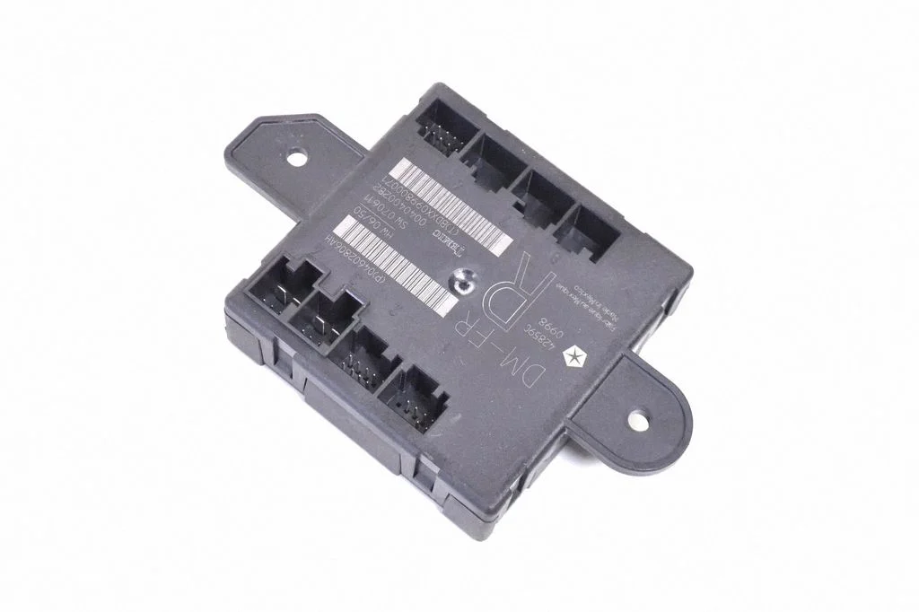 Door control unit/module P04602806AH