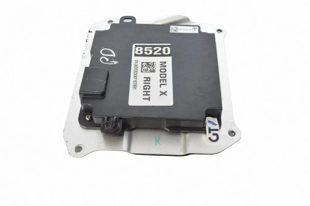Durvju elektronikas vadības bloks – Tesla Model S (2012-)