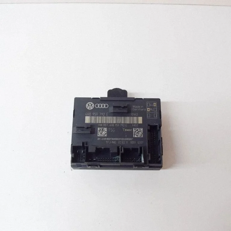 Durvju elektronikas vadības bloks 4H0959792E