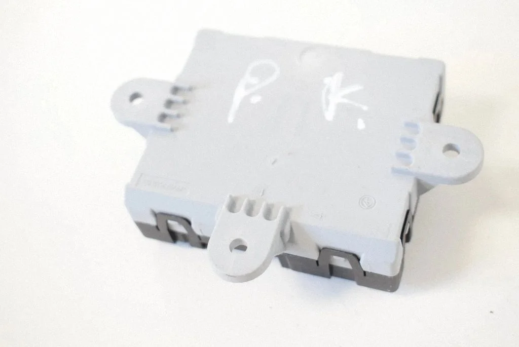 Door control unit/module – Land Rover Range Rover Sport L320 (2005-2013)