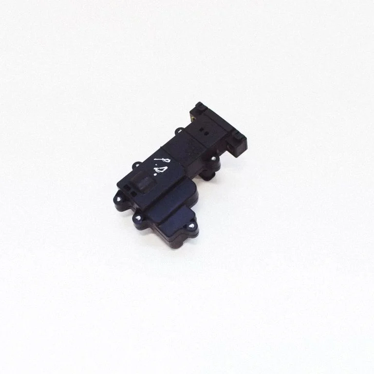 Durvju elektronikas vadības bloks 104535400B