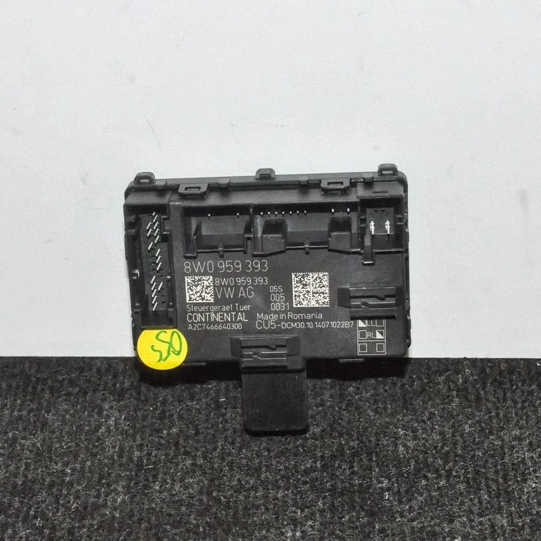 Durvju elektronikas vadības bloks 8W0959393