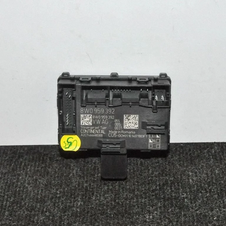 Durvju elektronikas vadības bloks 8W0959392