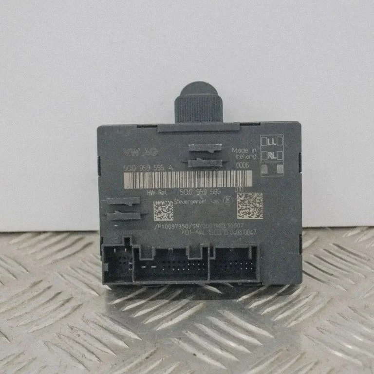 Durvju elektronikas vadības bloks – Audi A3 S3 A3 Sportback 8P (2005-2013)