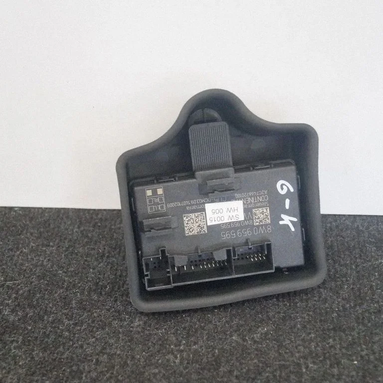 Durvju elektronikas vadības bloks 8W0959595