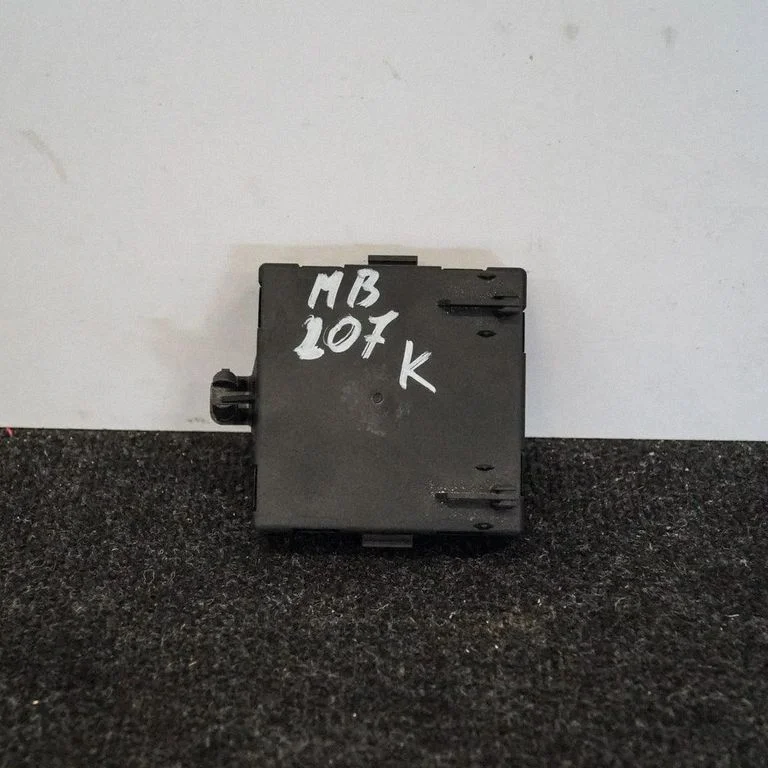 Durvju elektronikas vadības bloks – Mercedes-Benz E klase W212 (2009-2016)