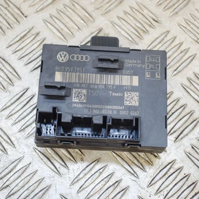 Durvju elektronikas vadības bloks 8K0959795F