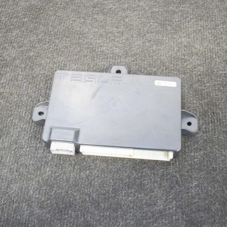 Durvju elektronikas vadības bloks 104549010F