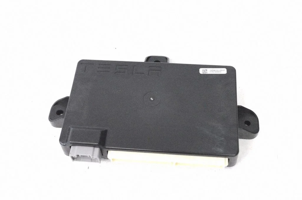 Durvju elektronikas vadības bloks – Tesla Model S (2012-)