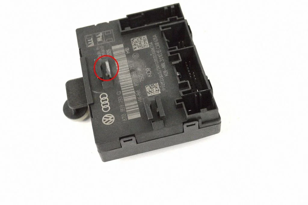 Durvju elektronikas vadības bloks 8T0959793F