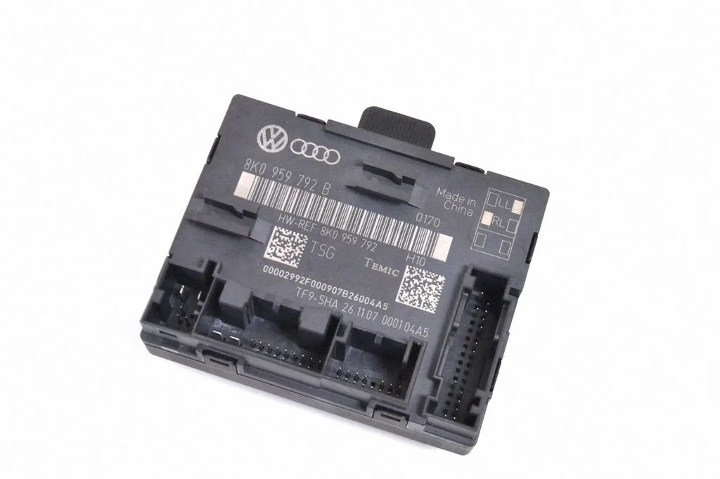 Durvju elektronikas vadības bloks 8K0959793B