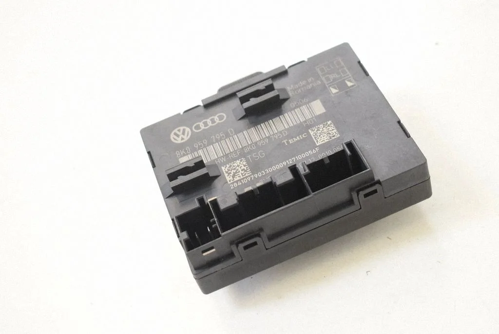 Door control unit/module – Audi Q5 SQ5 8R (2008-2017)