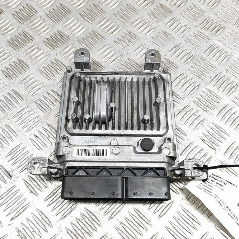 Dzinēja vadības bloks – Mercedes-Benz C klase AMG W204 (2007-2014)