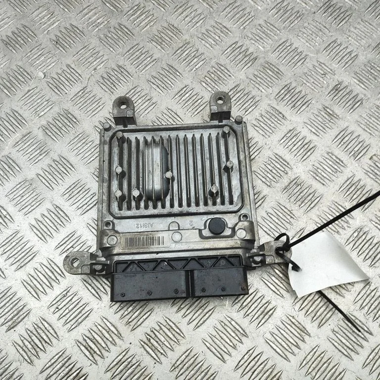 Dzinēja vadības bloks – Mercedes-Benz E klase W212 (2009-2016)