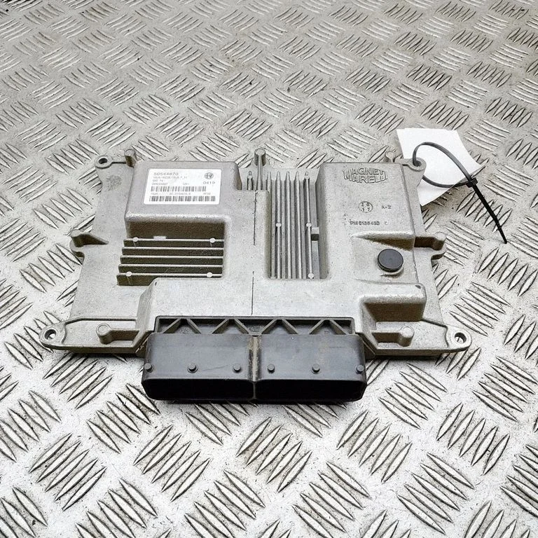 Dzinēja vadības bloks 50544870