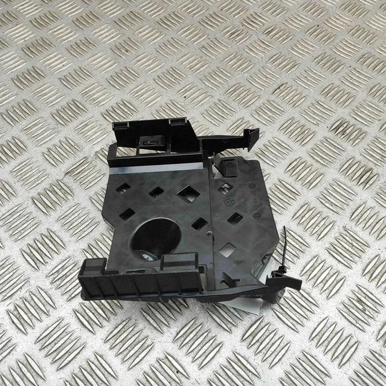 Mootori juhtplokk 5R3906507B