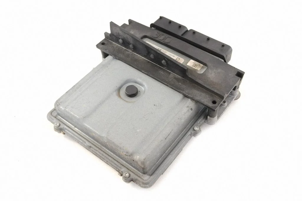 Dzinēja vadības bloks 9X2QI2A650P