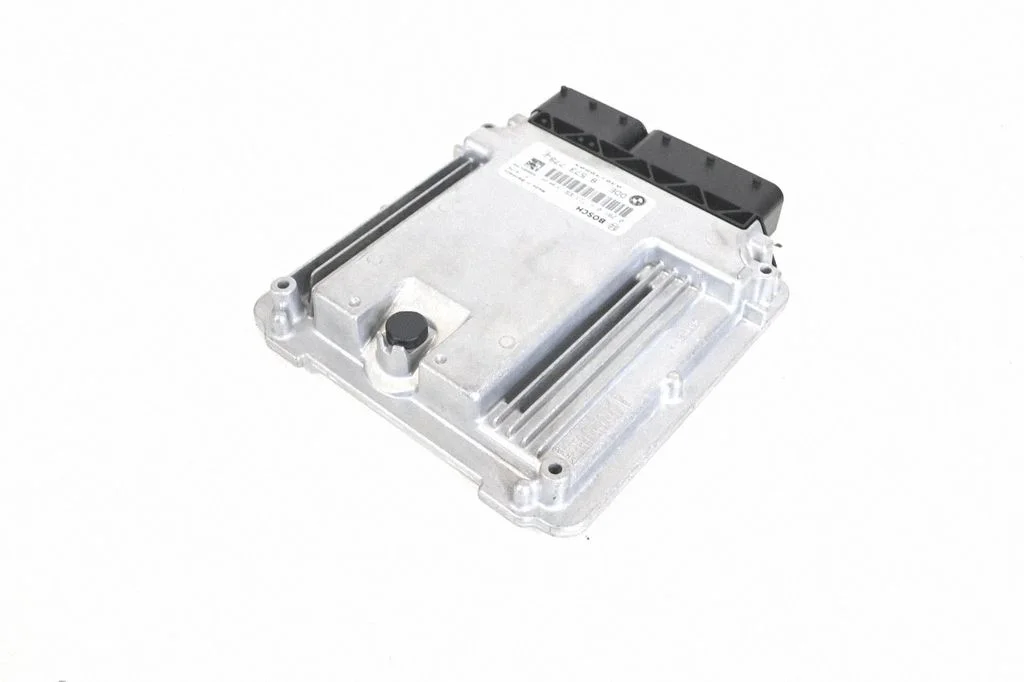 Dzinēja vadības bloks 8573779