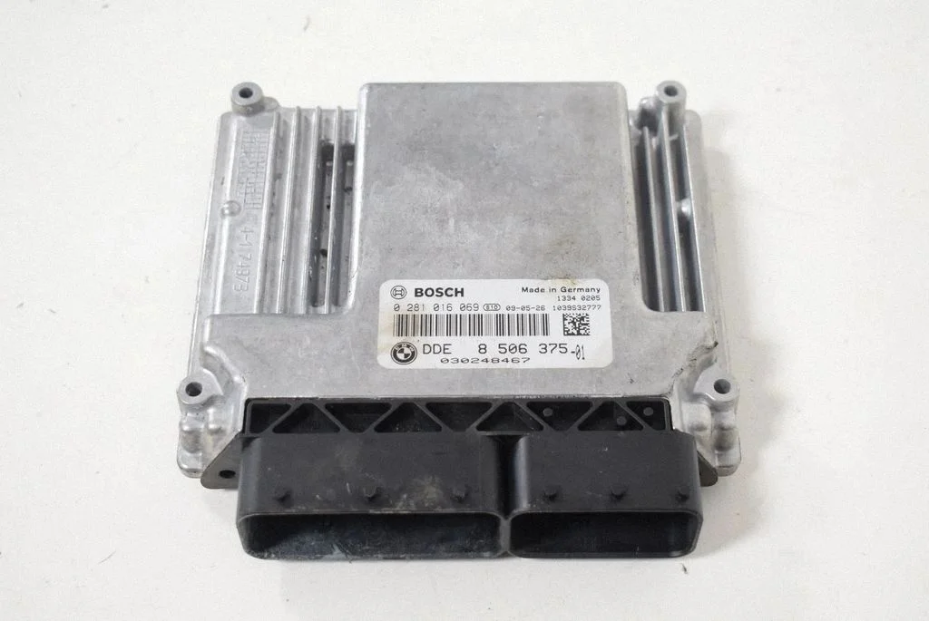 Dzinēja vadības bloks 8506375