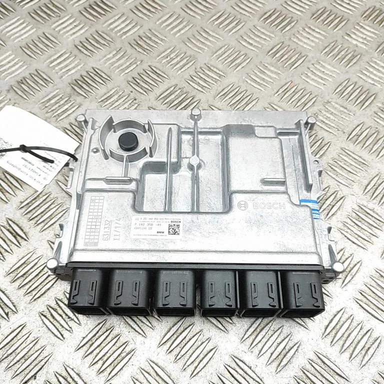 Dzinēja vadības bloks 0281040050